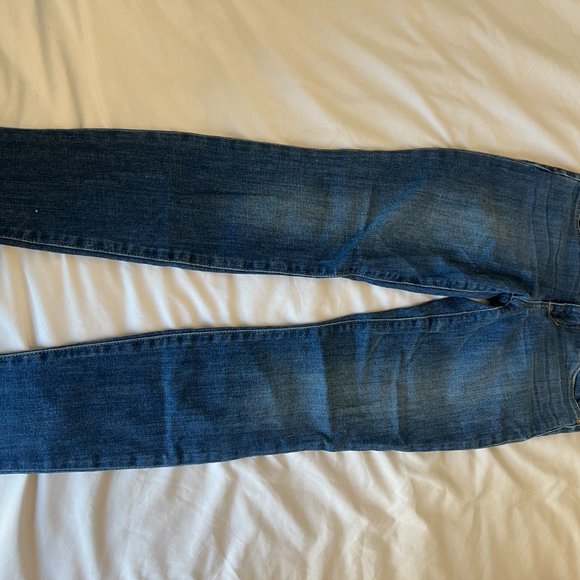 Joe's Jeans || The Icon Mid Rise Skinny Ankle - Picture 3 of 4